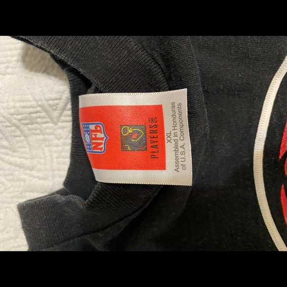 Buccaneers long sleeve t shirt. XXL - Picture 4 of 5